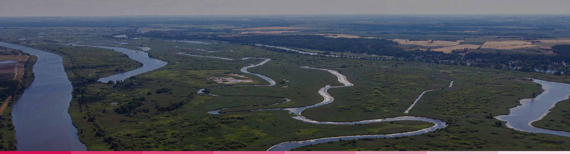 widok z lotu ptaka uniwersytetu od południa